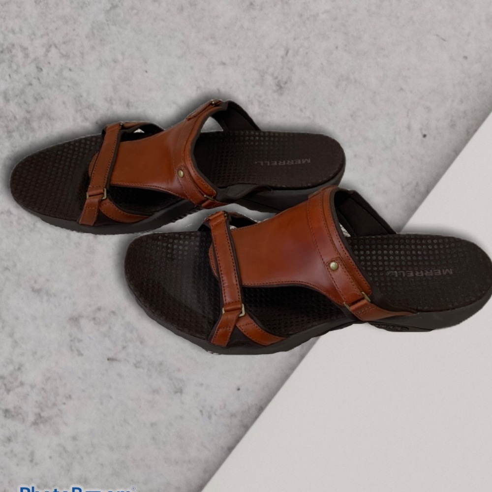 NWOT Merrell leather sandals